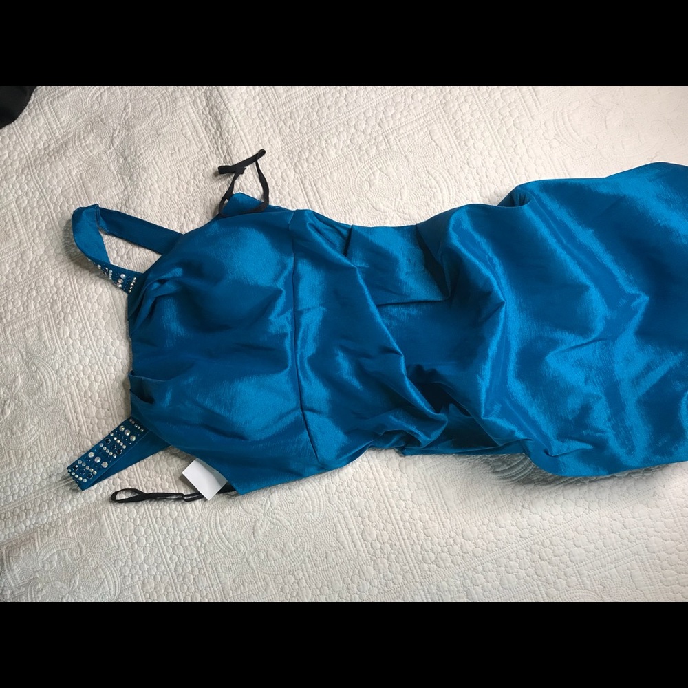 Dress - Picture 1 of 2